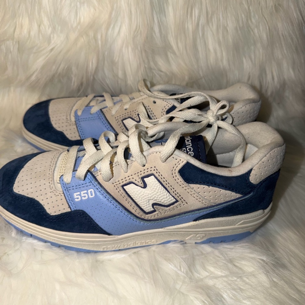 New Balance 550 Sneakers - Navy and Beige